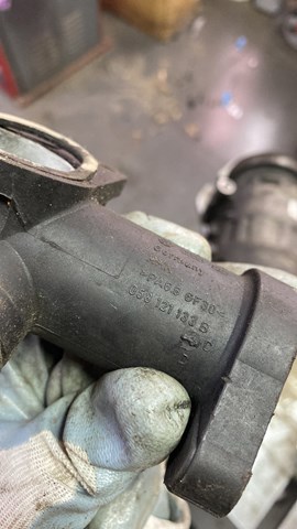 Фланец системы охлаждения (тройник) — фото 2