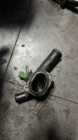 Фланец системы охлаждения (тройник) — фото 2