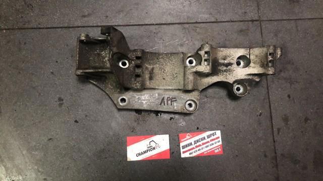 Кронштейн генератора