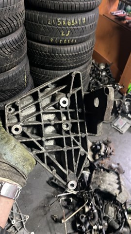 Кронштейн компрессора кондиционера — фото 2