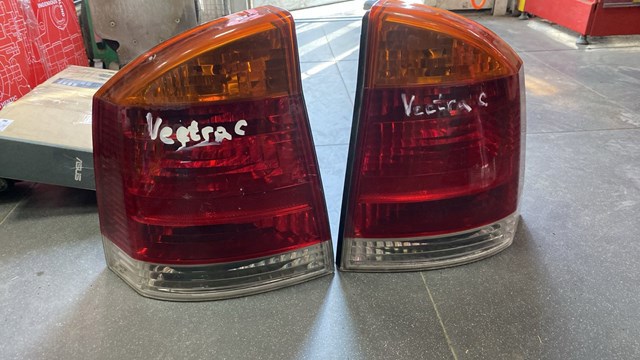 Фонарь задний правый