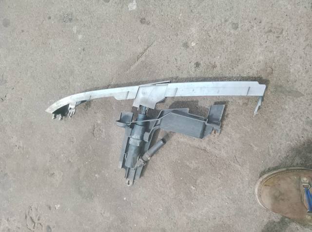 Кронштейн под фару