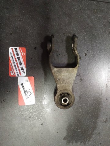 Подушка (опора) двигуна, задня