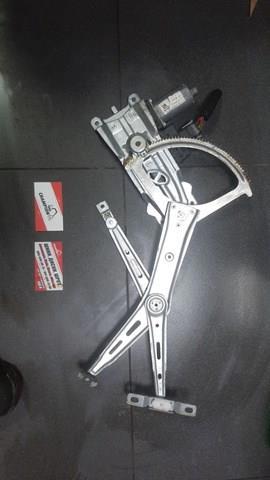 стеклоподъемник электр. передний правый — фото 2