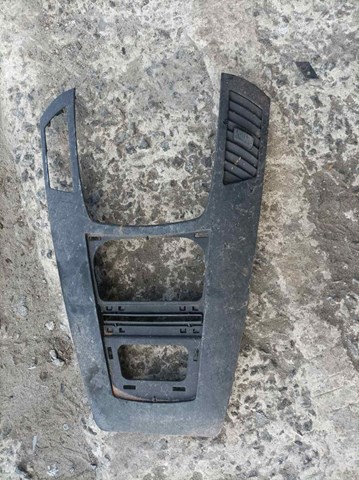 Дефлектор салону центральний лівий Opel Zafira B