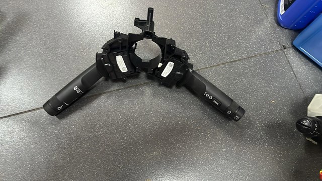 Переключатель подрулевой правый — фото 2