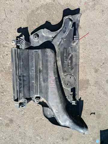 Кришка двигуна декоративна