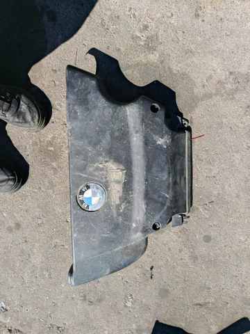 Кришка двигуна декоративна