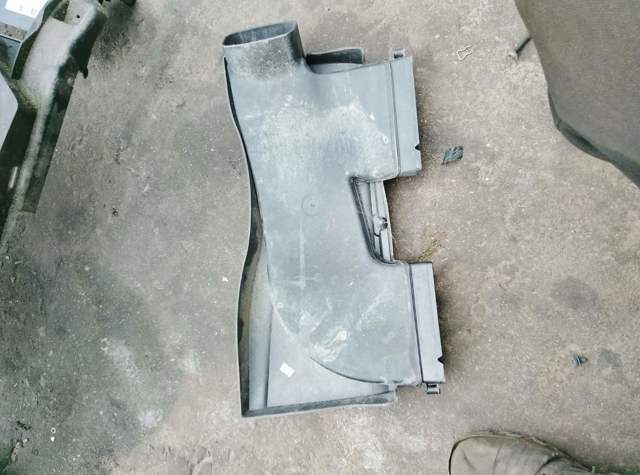 Кришка двигуна декоративна