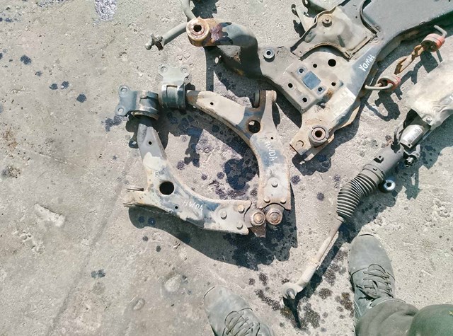 Важіль передньої підвіски нижній, правий — фото 2