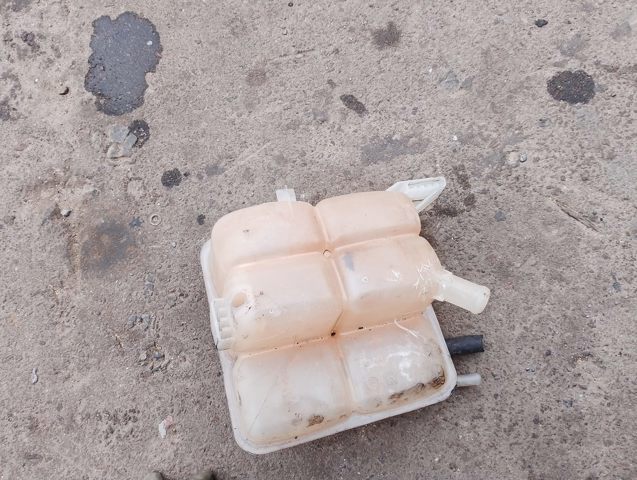 Бачок системи охолодження, розширювальний — фото 8