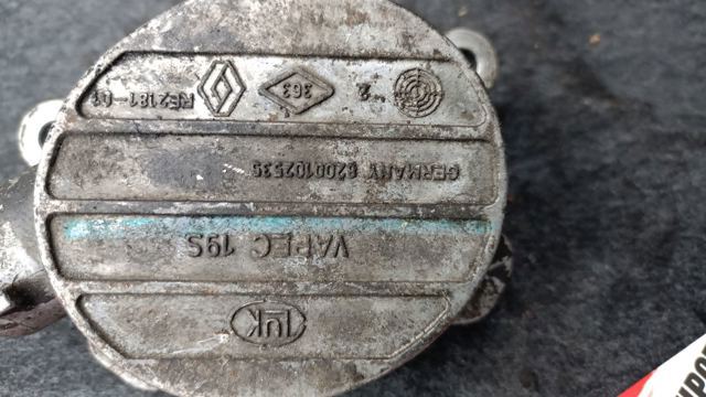 Насос вакуумний