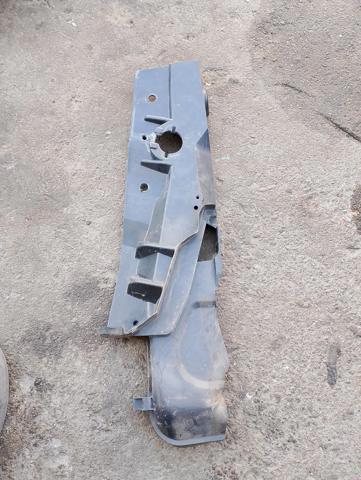 Накладка переднього правого крила верхня