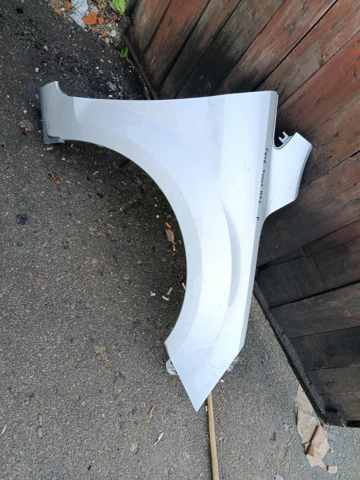 Крыло переднее правое