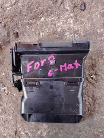 Решітка вентиляції салону на торпедо — фото 4