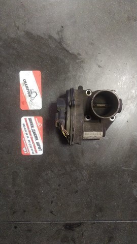 Дросільна заслінка в зборі