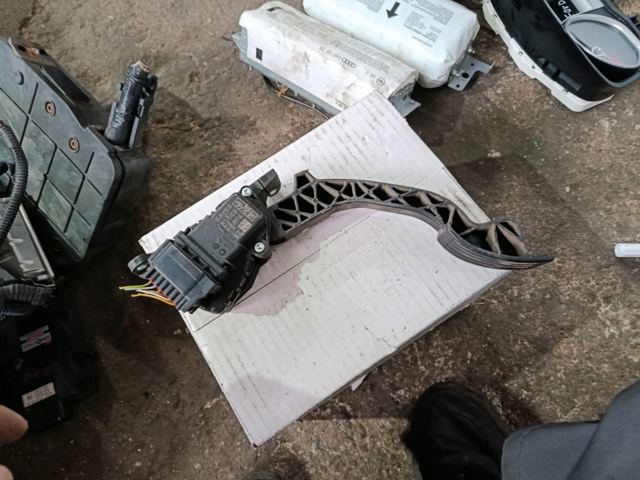 Педаль газу (акселератора) — фото 4