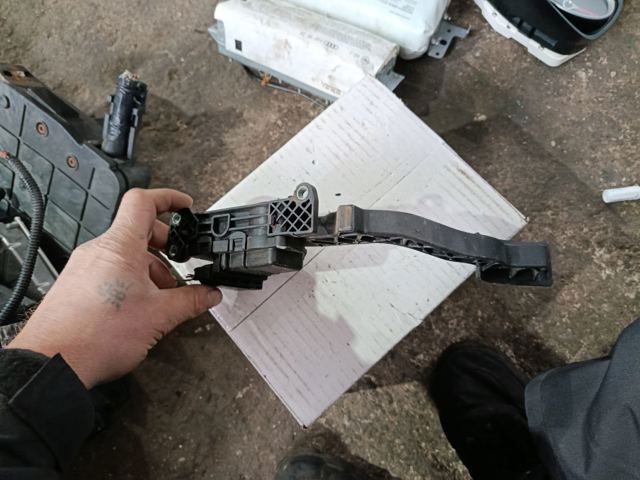 Педаль газу (акселератора) — фото 3