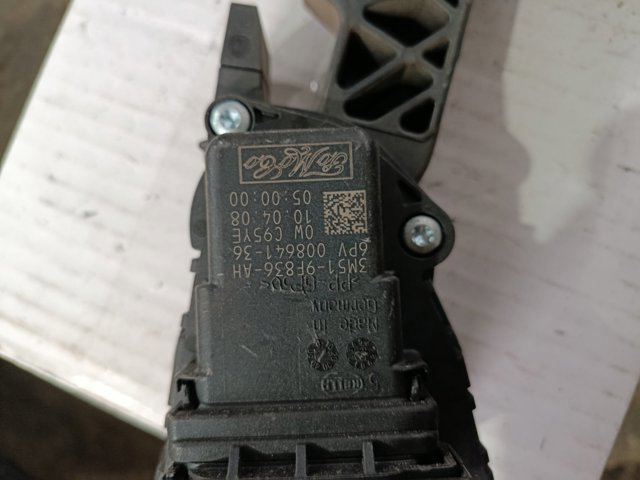 Педаль газу (акселератора) — фото 2