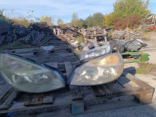 Фара правая