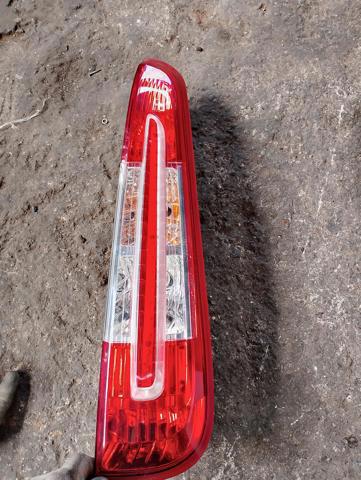 Ліхтар задній правий