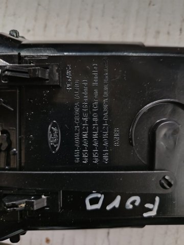 Решітка вентиляції салону на торпедо — фото 11