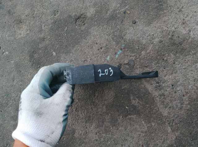 Кріплення акумуляторної батареї — фото 4