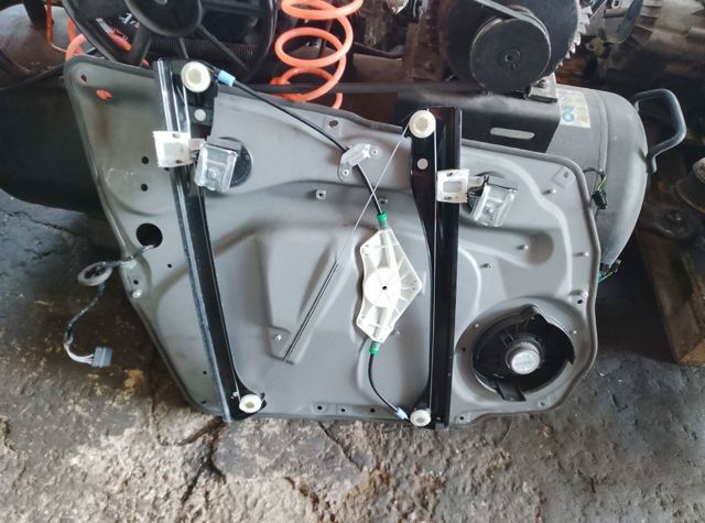 Склопідіймач передній — фото 3