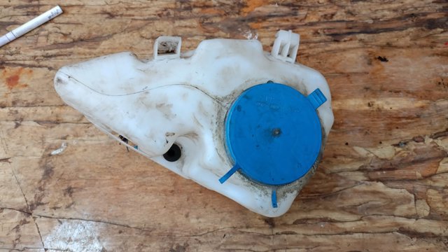 Бачок омивача — фото 2