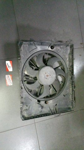 Дифузор радіатора охолодження, в зборі з двигуном і крильчаткою