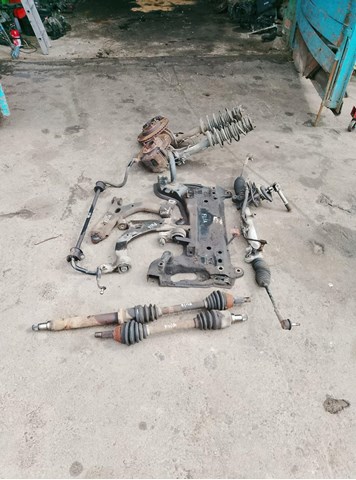 Піввісь (привід) передня, права