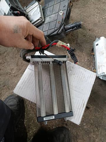 Електропідігрівач повітря системи опалення салону — фото 3