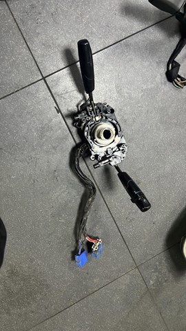 Подрулевой переключатель