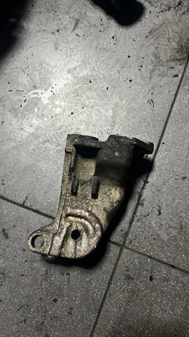 Кронштейн правой — фото 2