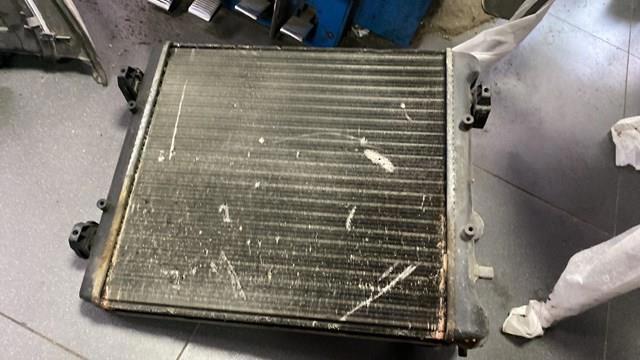 Радиатор охлаждения двигателя — фото 3