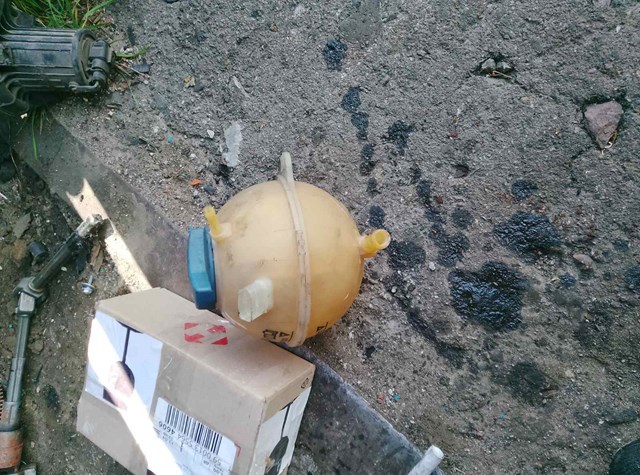 Бачок системи охолодження, розширювальний — фото 3