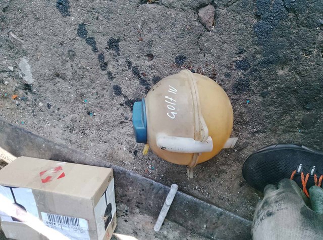 Бачок системи охолодження, розширювальний — фото 5