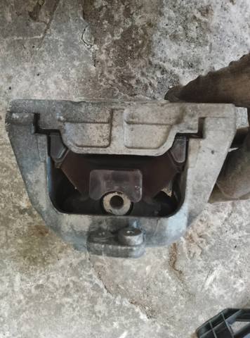 Подушка (опора) двигуна, права — фото 3