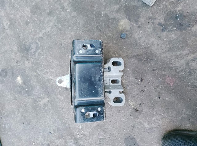 Подушка (опора) двигателя левая — фото 5