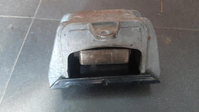 Подушка (опора) двигателя левая — фото 2