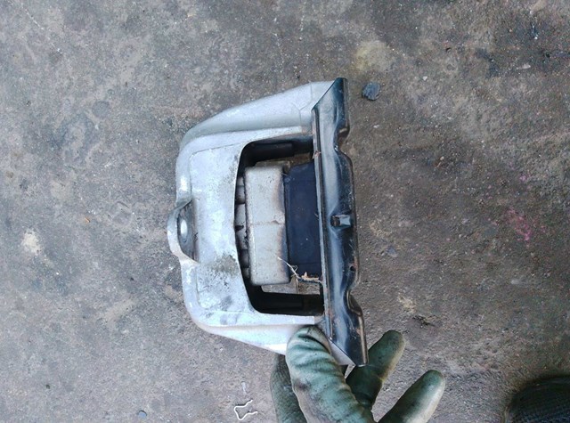 Подушка (опора) двигуна, ліва — фото 3