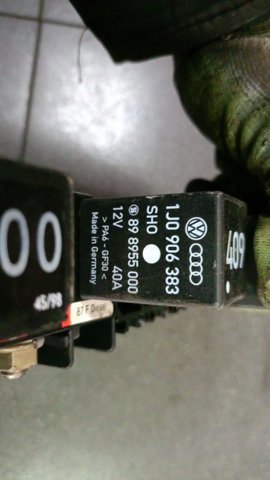 Реле електробензонасосу