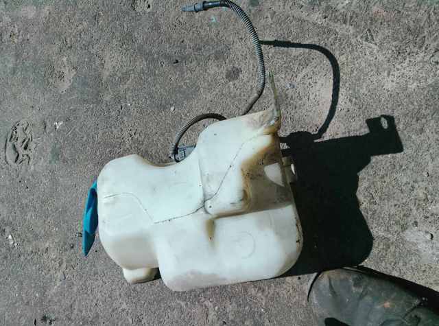 Бачок омивача скла — фото 2