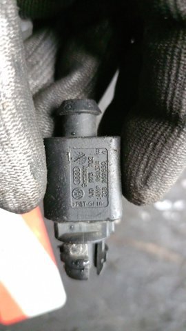 Роз'єм (фішка) датчика зносу гальмівних колодок — фото 7