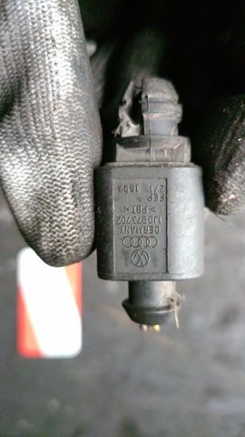 Роз'єм (фішка) датчика зносу гальмівних колодок — фото 5