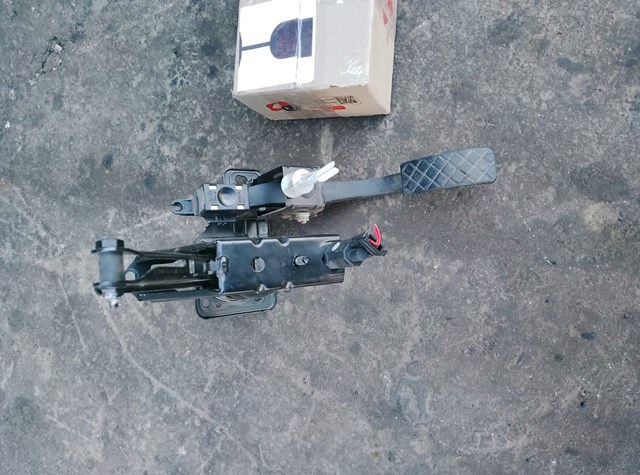 Педаль газу (акселератора) — фото 3