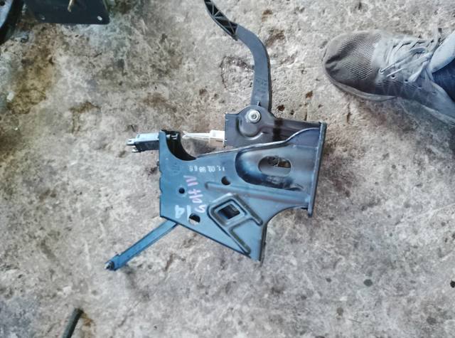 Педаль газу (акселератора) — фото 12