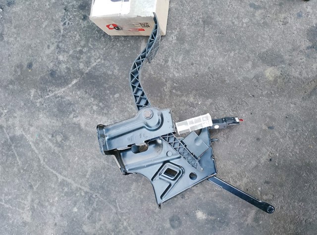 Педаль газу (акселератора) — фото 2