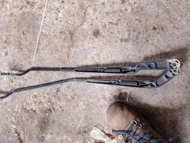 Важіль-поводок склоочисника лобового скла — фото 4