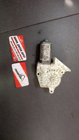 стеклоподъемник двери задней правой — фото 4